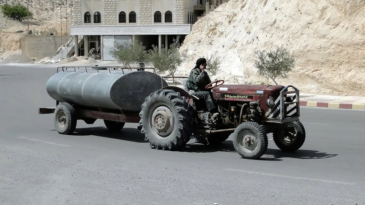 Tractor in Syria, archival photograph from 2010; not documentation of fund investment