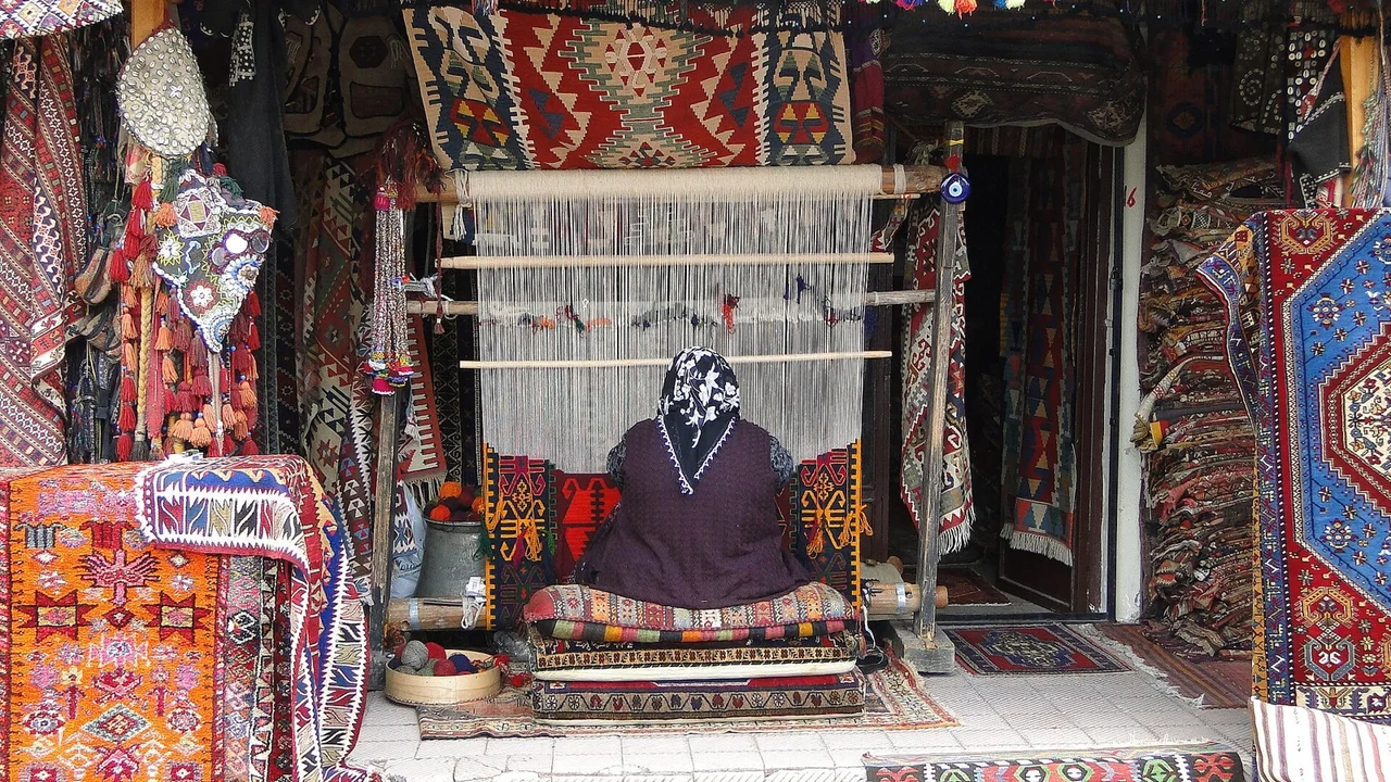 نسج سجادة في غوريمه، تركيا، ٢٠١١